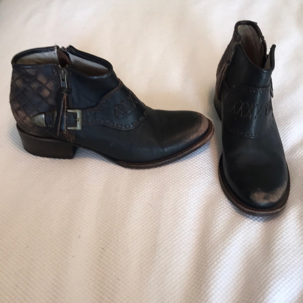 I love these booties so much 😭